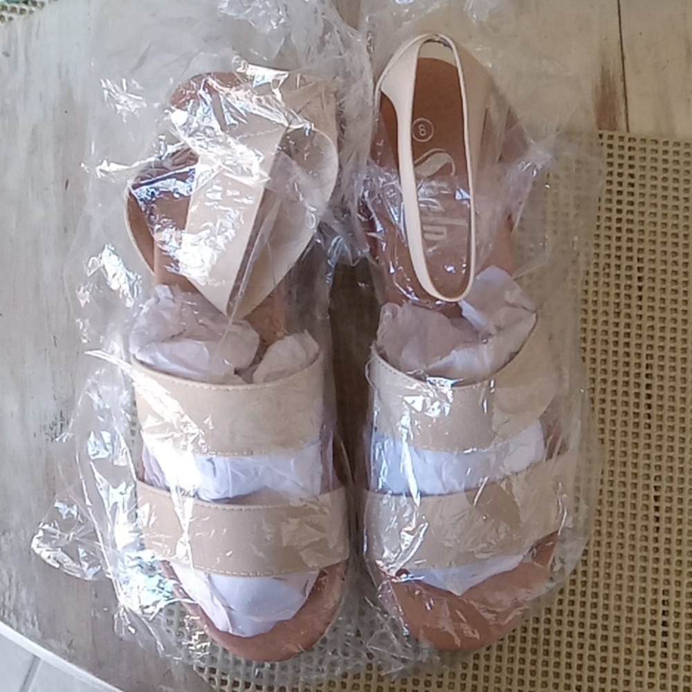 Sheln platform sandals